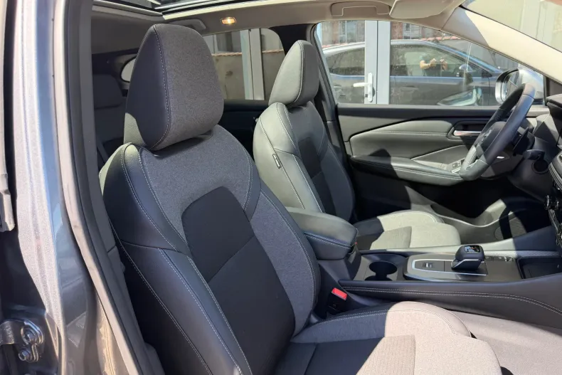 Nissan Qashqai din 2024 cu 14.217 km - oferta NIS202128 - foto 10