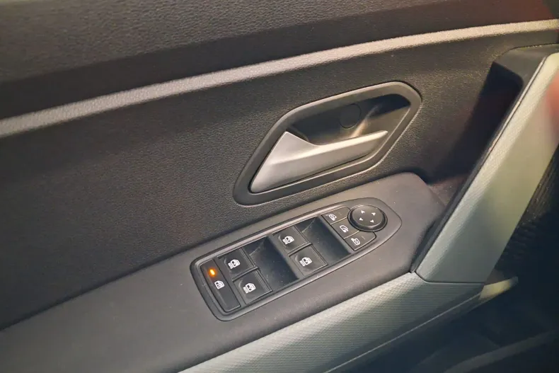 Dacia Duster din 2025 cu 29.896 km - oferta DAC202134 - foto 9