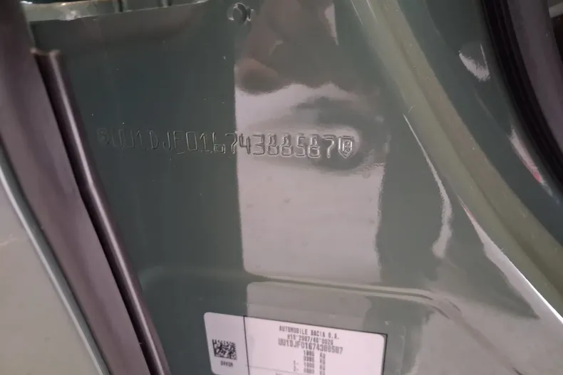 Dacia Duster din 2025 cu 29.896 km - oferta DAC202134 - foto 26