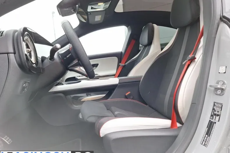 Mercedes-Benz CLA (Clasa CLA) din 2025 cu 2.000 km - oferta MER202149 - foto 14