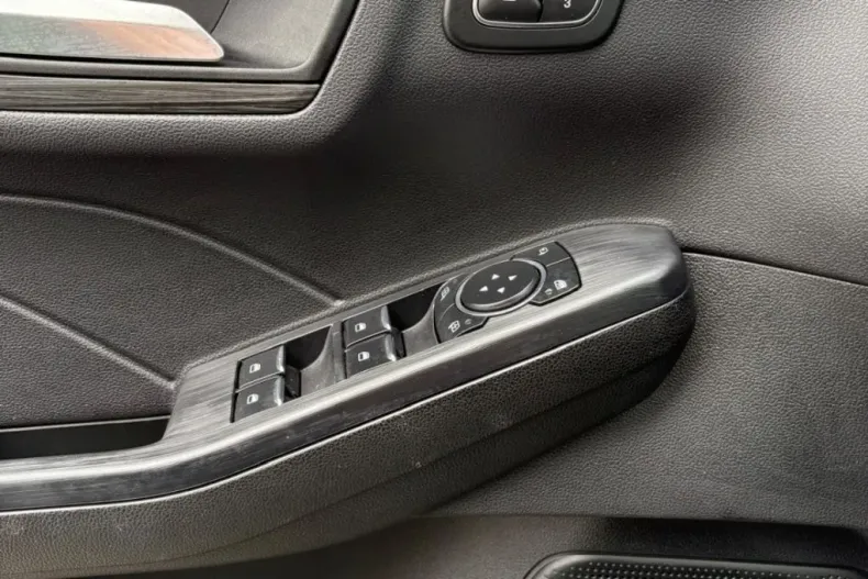 Ford Kuga din 2024 cu 9.650 km - oferta FOR202161 - foto 11