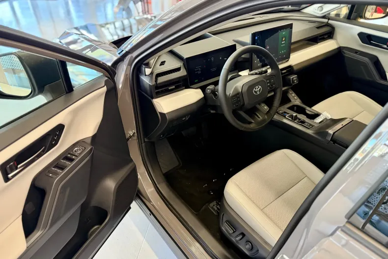 Toyota RAV4 din 2026 cu 10 km - oferta TOY202179 - foto 7