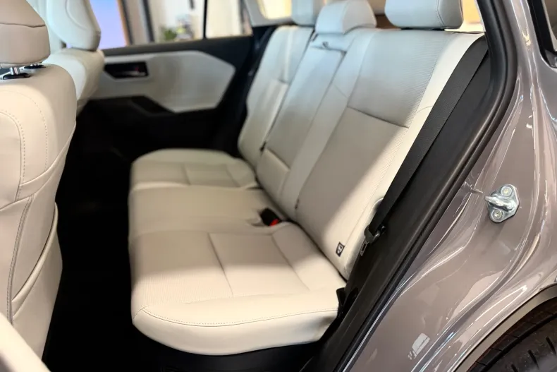 Toyota RAV4 din 2026 cu 10 km - oferta TOY202179 - foto 10