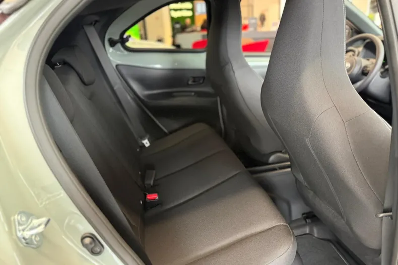 Toyota Aygo (X) din 2026 cu 10 km - oferta TOY202181 - foto 12