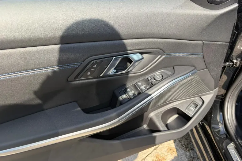 BMW 320d (Seria 3) din 2025 cu 16.977 km - oferta BMW202191 - foto 12