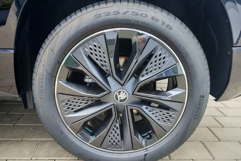 Skoda Karoq din 2025 cu 3 km - oferta SKO202192 - foto 9