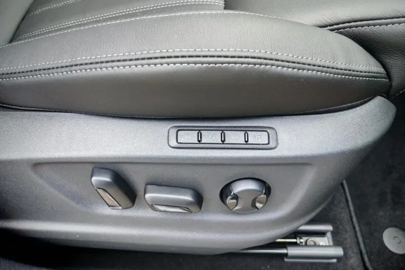 Skoda Karoq din 2025 cu 3 km - oferta SKO202192 - foto 11