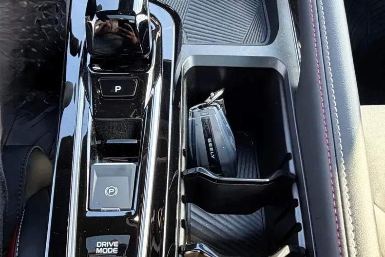 Geely Coolray din 2024 cu 4.500 km - oferta GEE202212 - foto 11