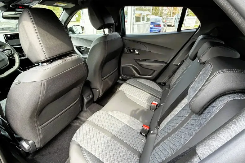 Peugeot 2008 din 2026 cu 10 km - oferta PEU202215 - foto 11