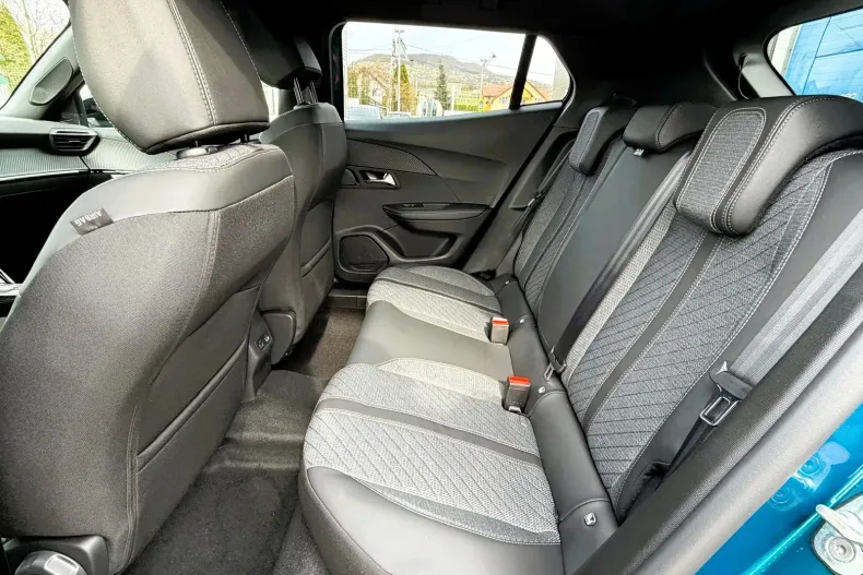 Peugeot 2008 din 2026 cu 10 km - oferta PEU202215 - foto 12