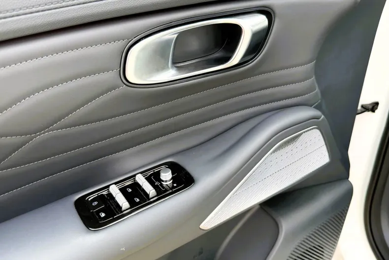 Geely Starray EM-i din 2025 cu 150 km - oferta GEE202216 - foto 9