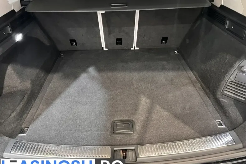 Volkswagen Touareg din 2020 cu 77.071 km - oferta VOL202220 - foto 31