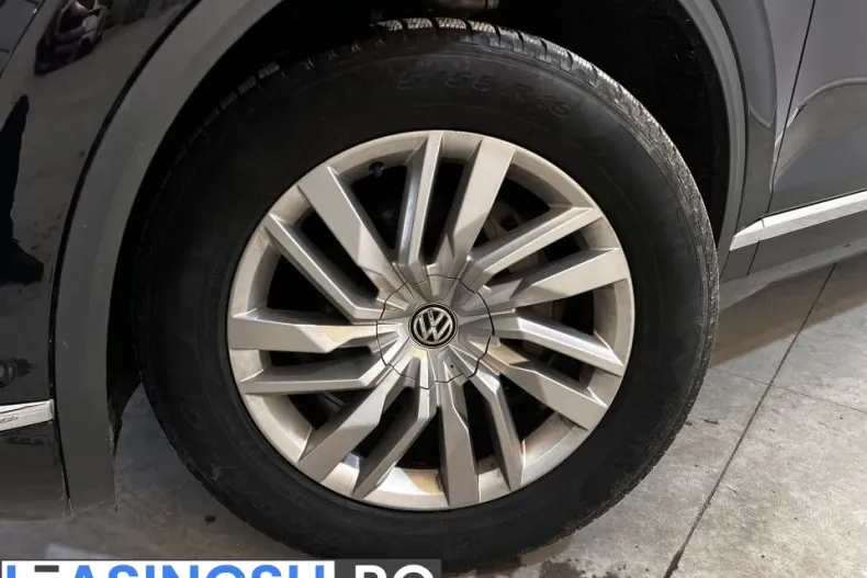 Volkswagen Touareg din 2020 cu 77.071 km - oferta VOL202220 - foto 36