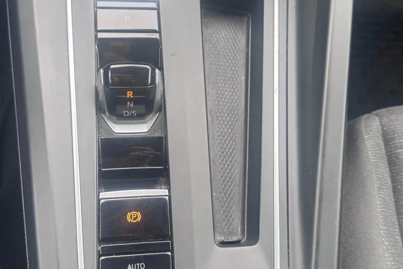 Volkswagen Golf din 2023 cu 68.869 km - oferta VOL202238 - foto 9