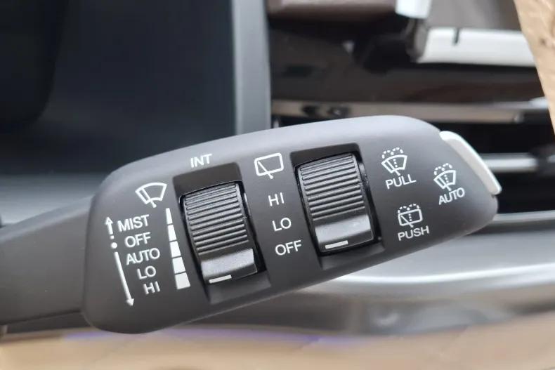 KGM Rexton din 2025 cu 12 km - oferta KGM202243 - foto 25