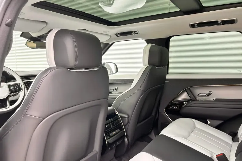 Land Rover Range Rover Sport din 2026 cu 1 km - oferta LAN202252 - foto 9