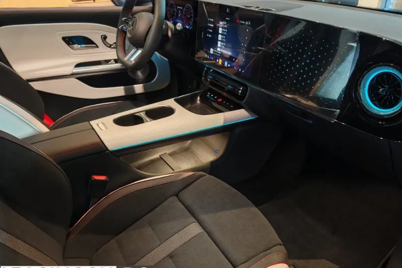 Mercedes-Benz CLA 250+ din 2025 cu 3.500 km - oferta MER202253 - foto 6