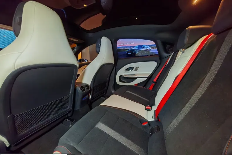 Mercedes-Benz CLA 250+ din 2025 cu 3.500 km - oferta MER202253 - foto 17