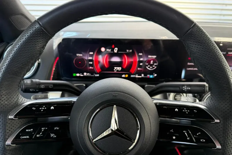 Mercedes-Benz GLB din 2025 cu 4.842 km - oferta MER202255 - foto 20