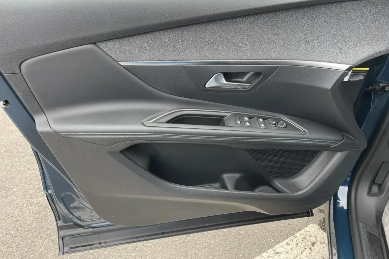 Peugeot 3008 din 2023 cu 94.145 km - oferta PEU202262 - foto 10