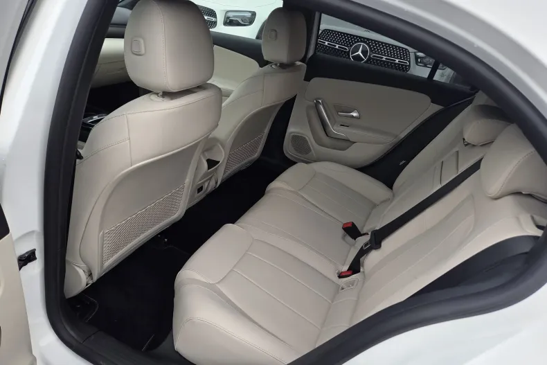 Mercedes-Benz A 250 (Clasa A) din 2024 cu 5 km - oferta MER202267 - foto 17