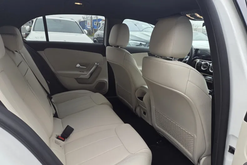 Mercedes-Benz A 250 (Clasa A) din 2024 cu 5 km - oferta MER202267 - foto 18