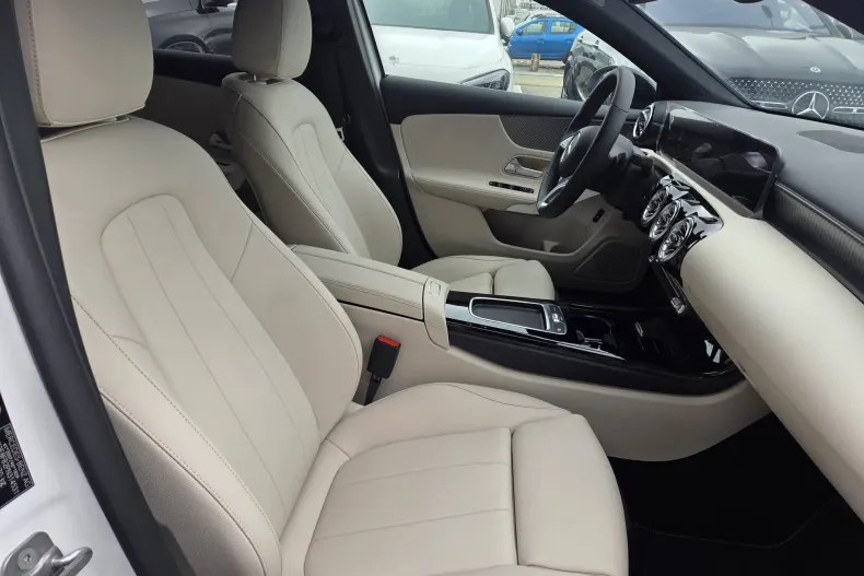 Mercedes-Benz A 250 (Clasa A) din 2024 cu 5 km - oferta MER202267 - foto 19