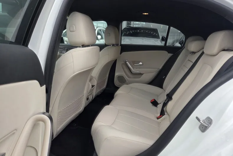 Mercedes-Benz A 250 (Clasa A) din 2024 cu 5 km - oferta MER202267 - foto 20