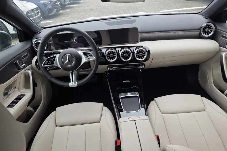 Mercedes-Benz A 250 (Clasa A) din 2024 cu 5 km - oferta MER202267 - foto 26