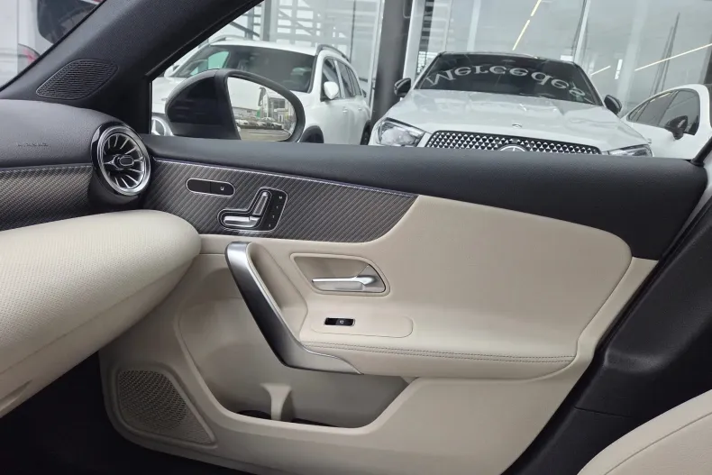 Mercedes-Benz A 250 (Clasa A) din 2024 cu 5 km - oferta MER202267 - foto 29