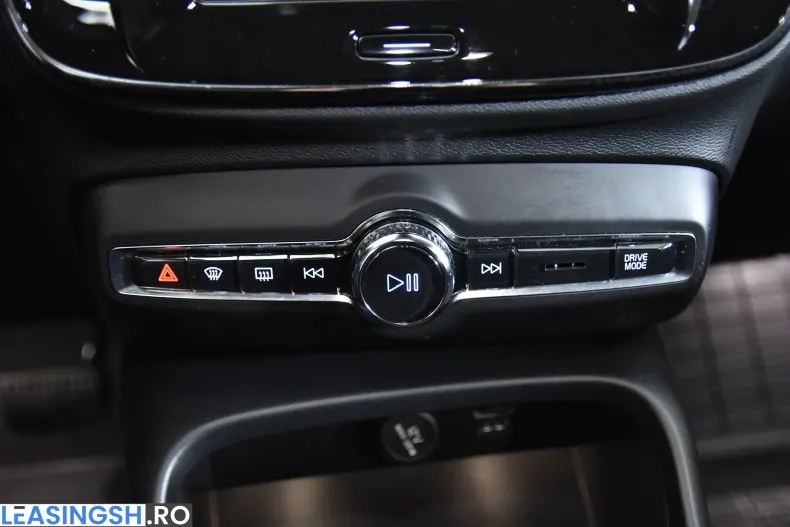 Volvo XC40 din 2021 cu 65.421 km - oferta VOL202284 - foto 17