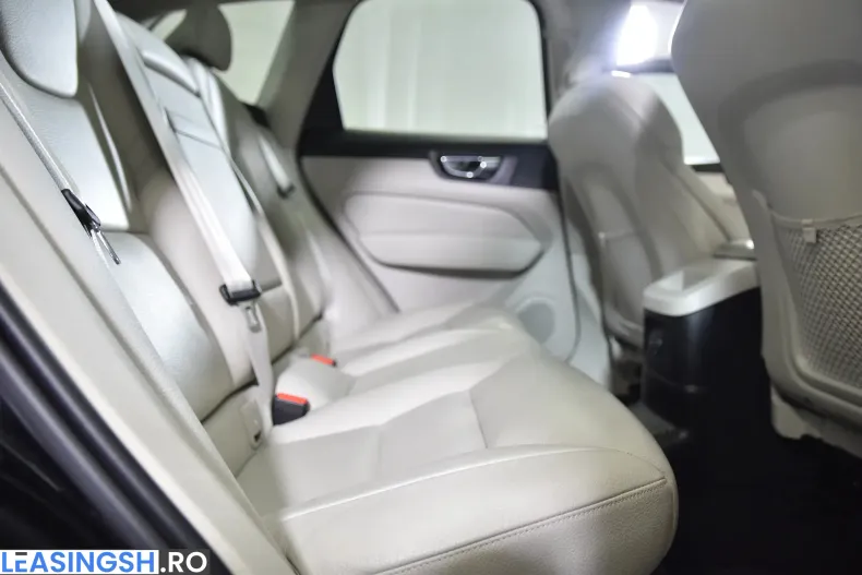 Volvo XC60 din 2022 cu 105.667 km - oferta VOL202289 - foto 12