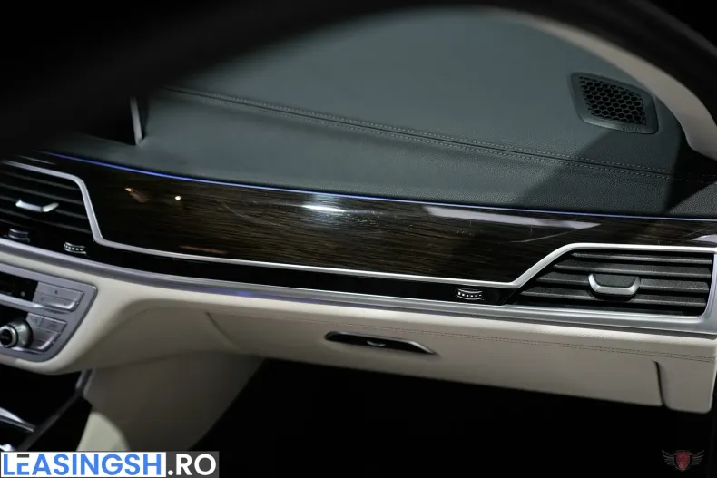 BMW 745e (Seria 7) din 2021 cu 131.060 km - oferta BMW202322 - foto 13