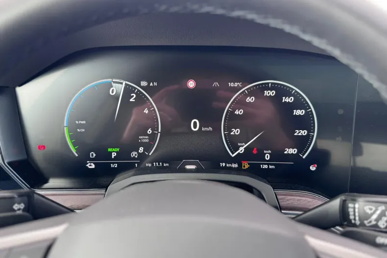 Volkswagen Touareg din 2025 cu 19 km - oferta VOL202331 - foto 31