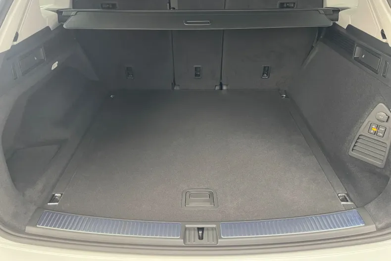 Volkswagen Touareg din 2026 cu 120.000 km - oferta VOL202334 - foto 16