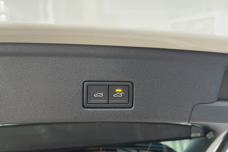 Volkswagen Touareg din 2026 cu 120.000 km - oferta VOL202334 - foto 18