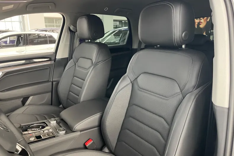 Volkswagen Touareg din 2026 cu 120.000 km - oferta VOL202334 - foto 19