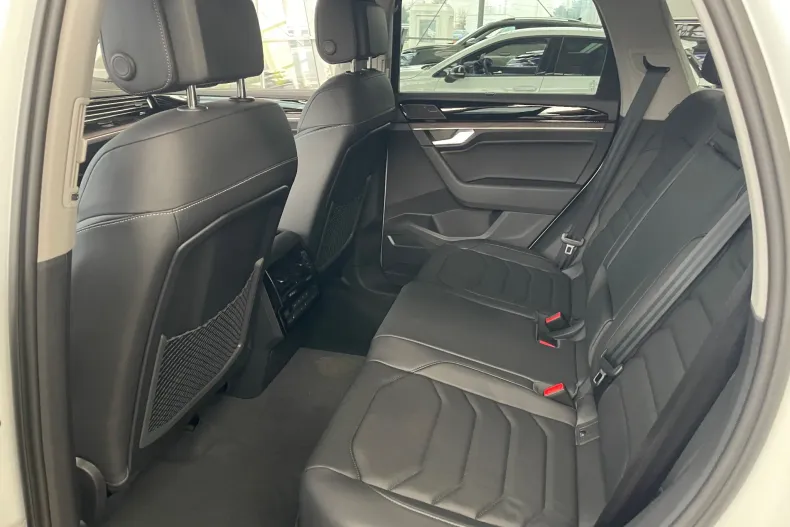 Volkswagen Touareg din 2026 cu 120.000 km - oferta VOL202334 - foto 20