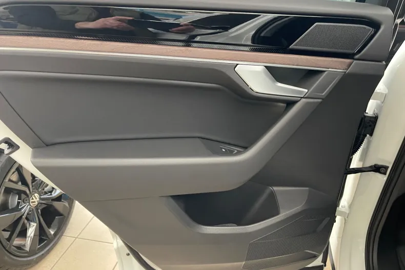 Volkswagen Touareg din 2026 cu 120.000 km - oferta VOL202334 - foto 23