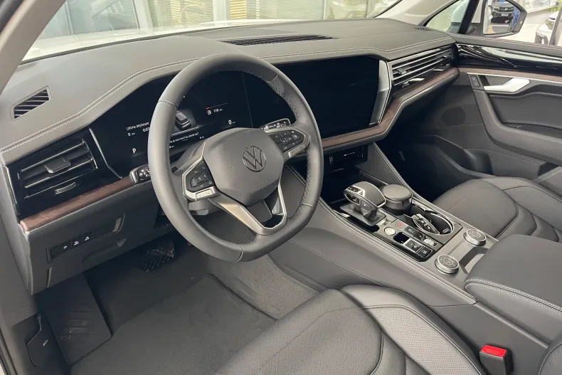 Volkswagen Touareg din 2026 cu 120.000 km - oferta VOL202334 - foto 25