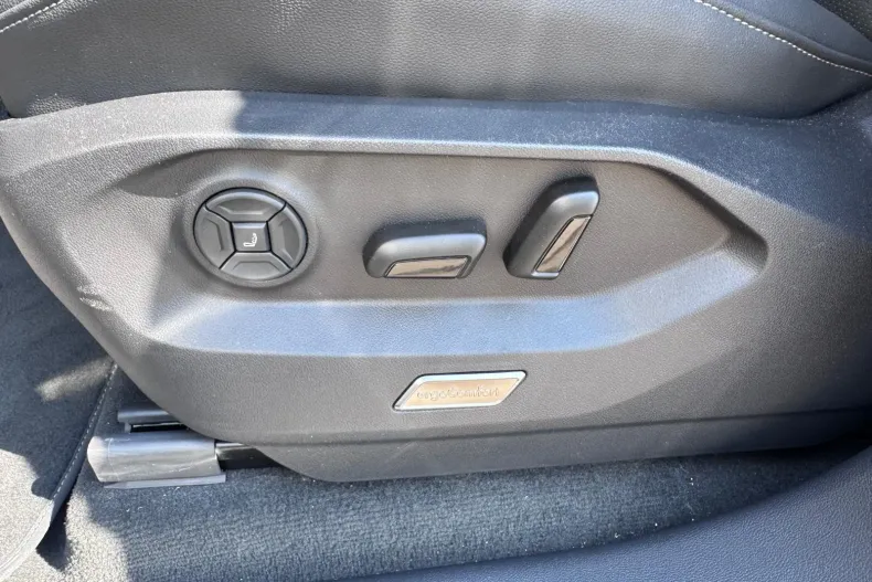 Volkswagen Touareg din 2025 cu 1.354 km - oferta VOL202335 - foto 24