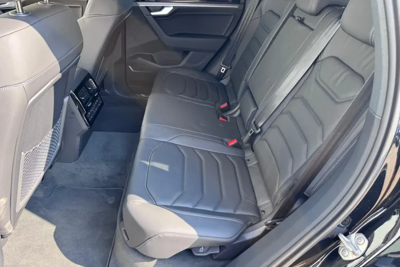 Volkswagen Touareg din 2025 cu 1.354 km - oferta VOL202335 - foto 27