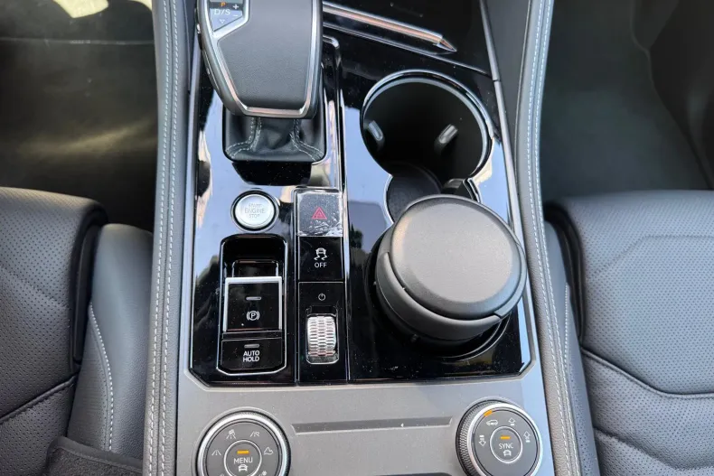 Volkswagen Touareg din 2025 cu 1.354 km - oferta VOL202335 - foto 31