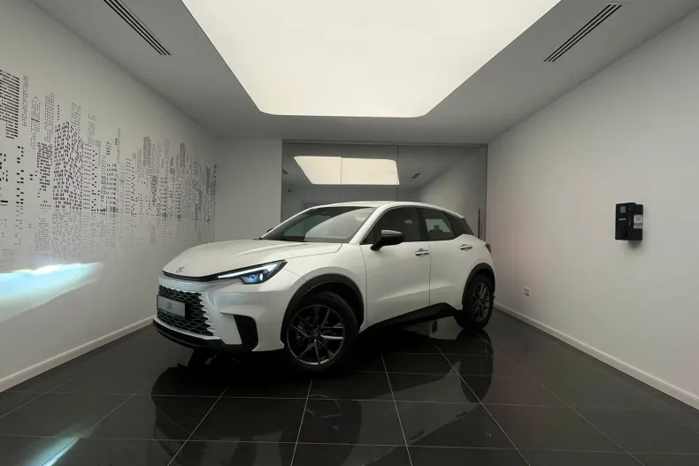 Lexus LBX din 2026 cu 2 km - oferta LEX202337 - foto 1