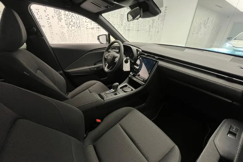 Lexus LBX din 2026 cu 2 km - oferta LEX202337 - foto 12