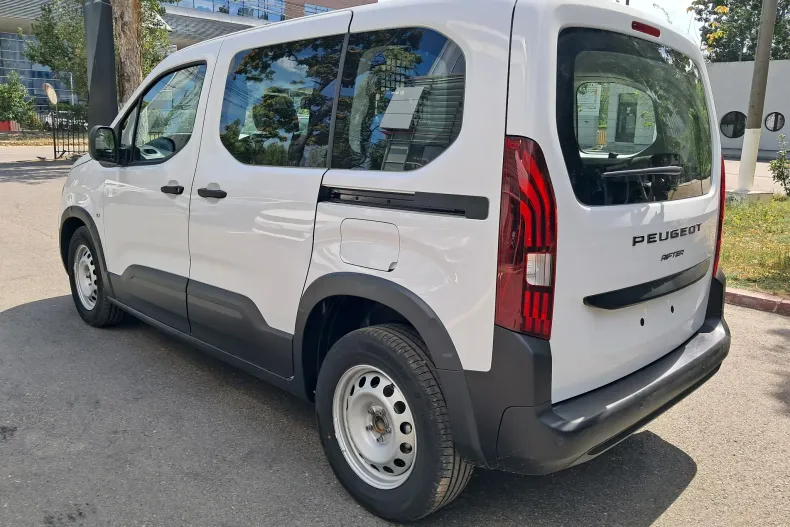 Peugeot Rifter din 2025 cu 1 km - oferta PEU202342 - foto 6