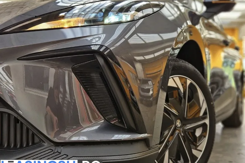 MG MG4 din 2025 cu 10 km - oferta MG0202368 - foto 1