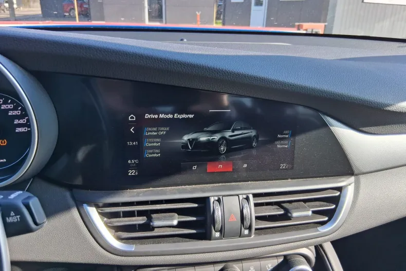 Alfa Romeo Giulia din 2021 cu 13.750 km - oferta ALF202377 - foto 11