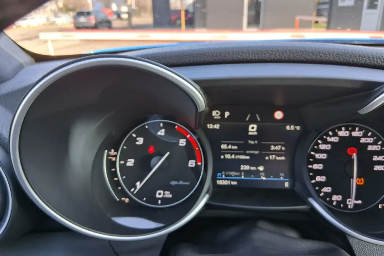 Alfa Romeo Giulia din 2021 cu 13.750 km - oferta ALF202377 - foto 13