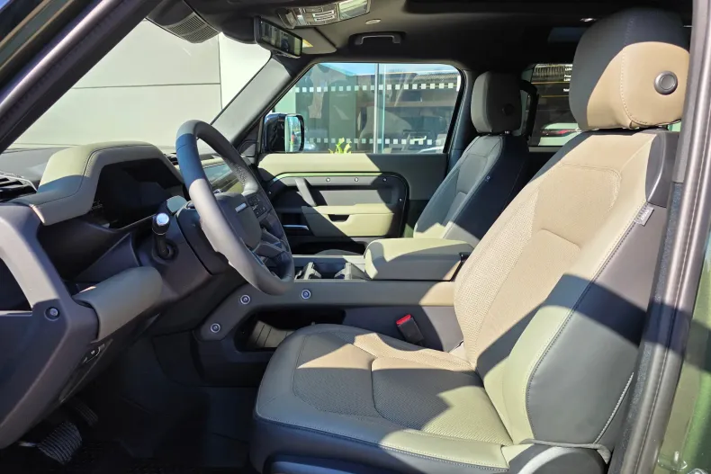 Land Rover Defender din 2026 cu 100 km - oferta LAN202382 - foto 8